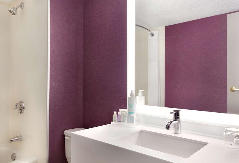 高级客房, Coast Edmonton Plaza Hotel By Apa