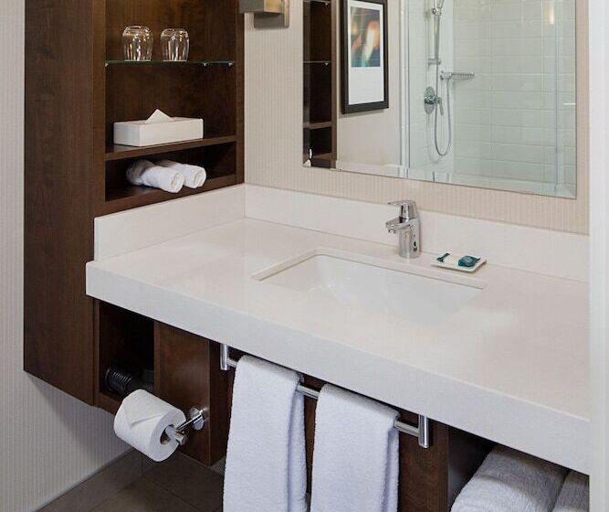 חדר סטנדרט, Delta Hotels By Marriott Edmonton South Conference Centre