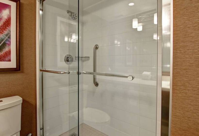 סוויטת ג'וניור, Doubletree By Hilton Hotel West Edmonton