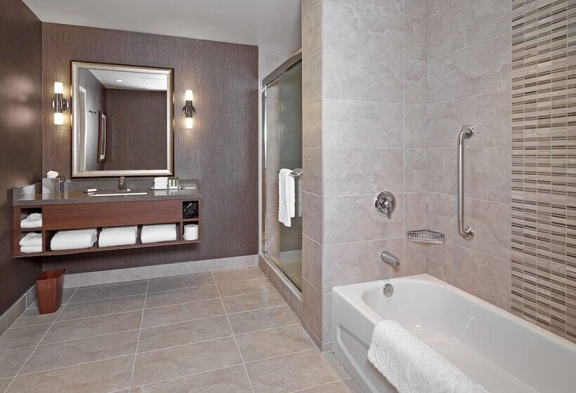 スイート, Doubletree By Hilton Hotel West Edmonton