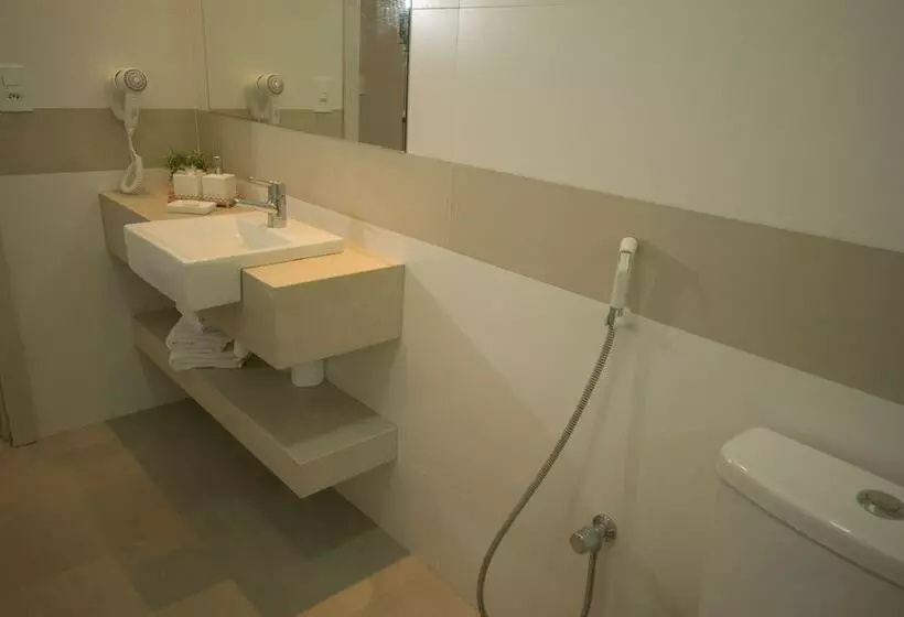 اتاق لوکس چهار تخته, Grand Carima Resort & Convention Center