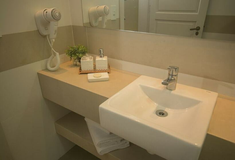 디럭스 4인 룸, Grand Carima Resort & Convention Center