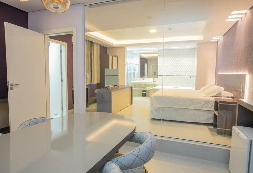 스위트 킹사이즈 침대, Grand Carima Resort & Convention Center