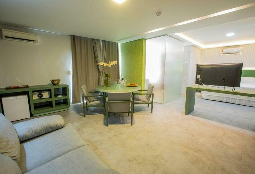 מיטת קינג בסוויטה, Grand Carima Resort & Convention Center