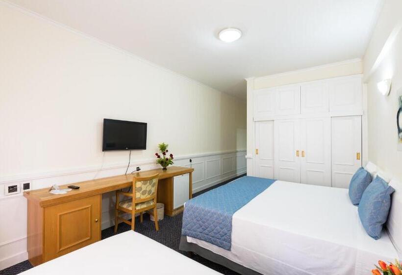 标准三人间内部客房, Guarany