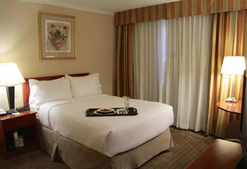 اتاق استاندارد برای معلولان, Amenida Residences, Calgary