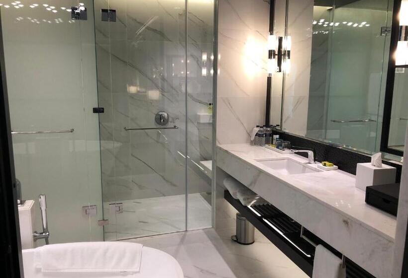 سوئیت جونیور با تخت بزرگ, Intercontinental Dhaka, An Ihg