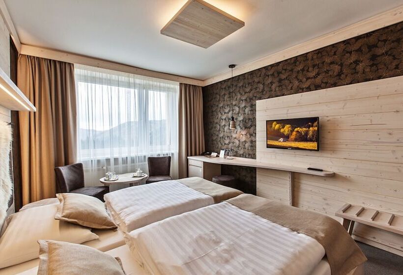 古典房间, Partizan