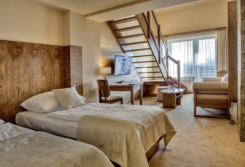 复式套房, Partizan