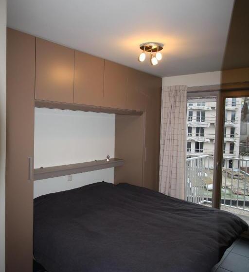 带2个卧室的公寓, Royal