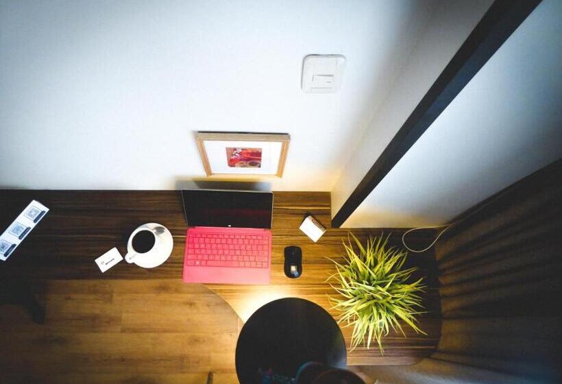 اتاق لوکس, Sagarnaga