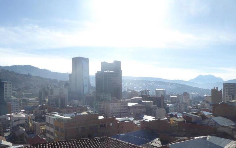 اتاق لوکس با چشم‌انداز شهر, Sagarnaga