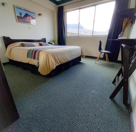 اتاق لوکس با چشم‌انداز شهر, Sagarnaga