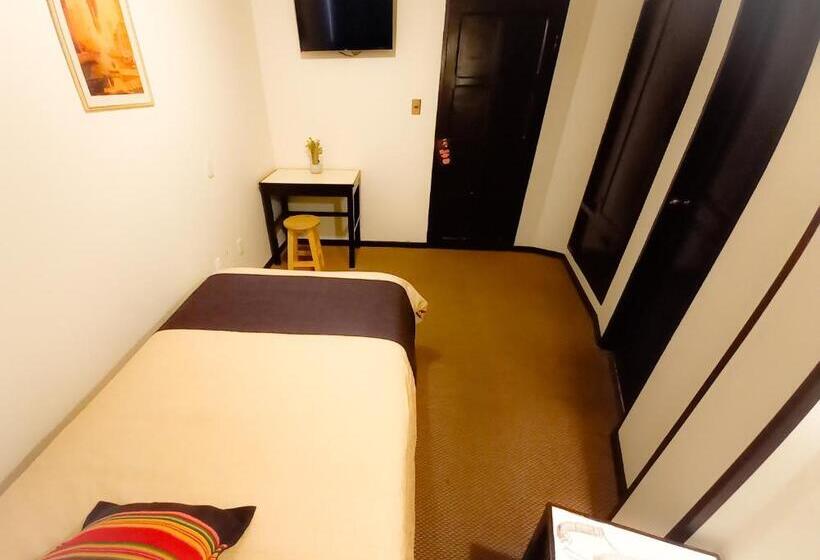 اتاق استاندارد یک نفره, Sagarnaga