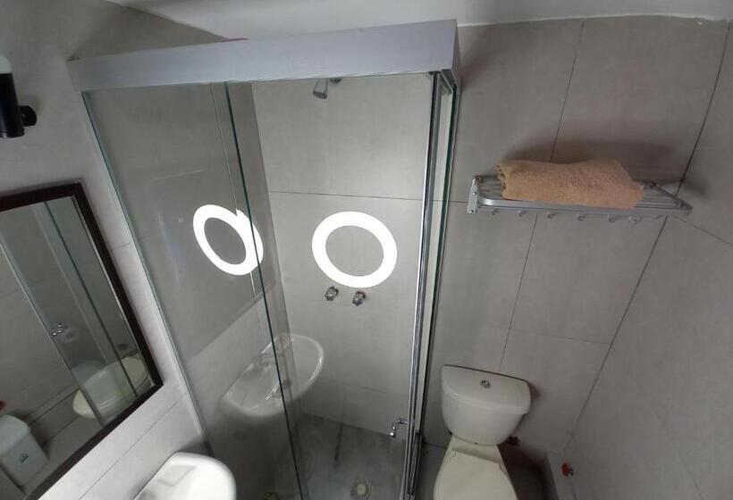 اتاق استاندارد یک نفره, Sagarnaga