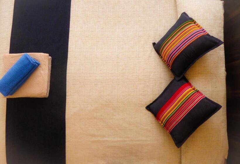 اتاق خانوادگی, Sagarnaga