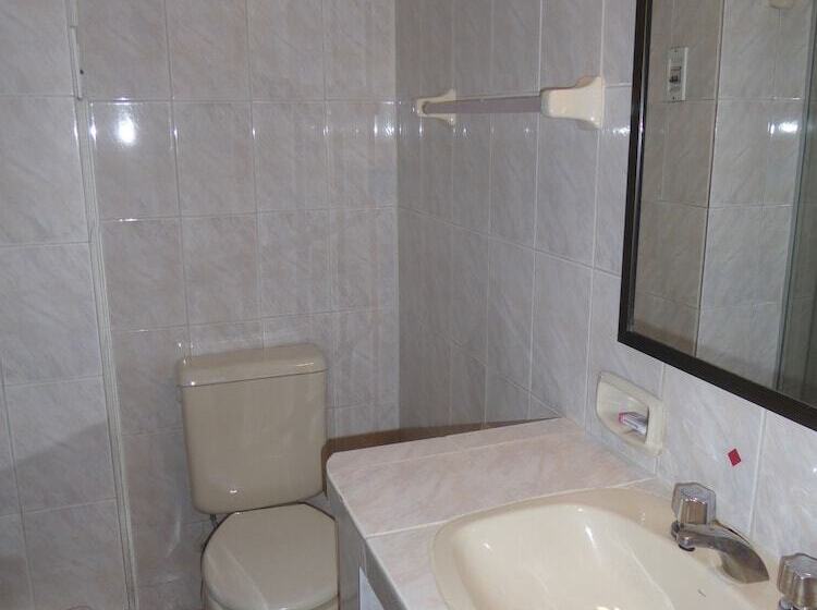 اتاق لوکس با چشم‌انداز شهر, Sagarnaga