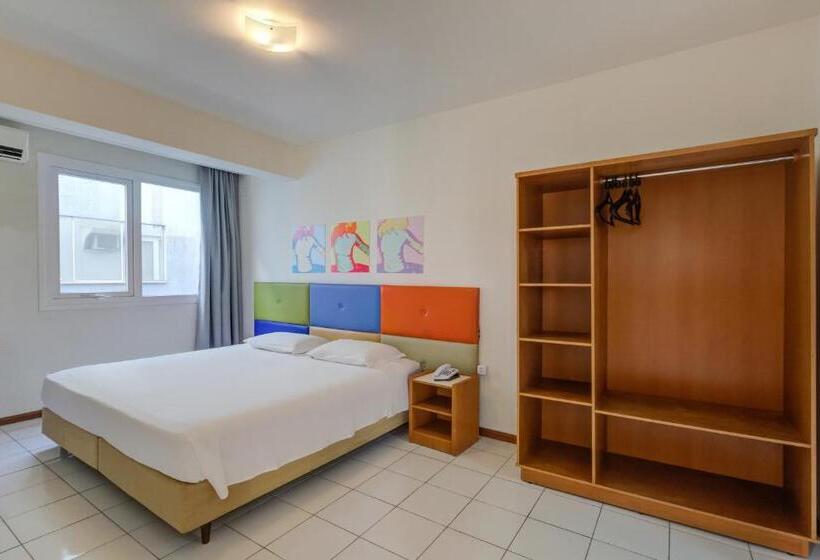 ファミリールーム, Slim Joinville By Slaviero Hoteis