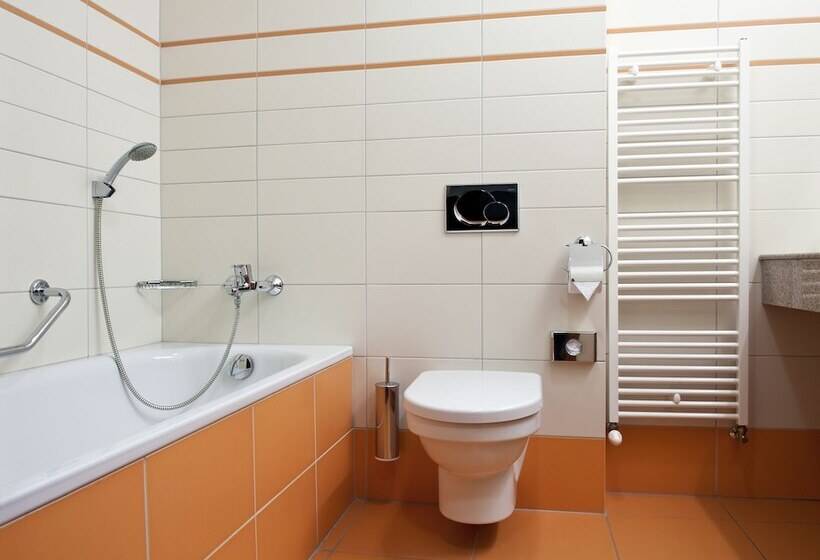 اتاق اجرایی یک تخته, Tatra