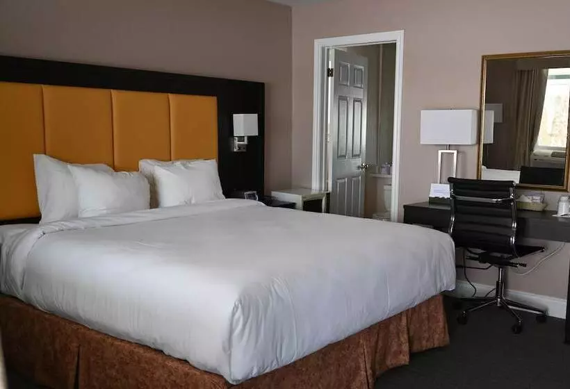 キングサイズベッドのスタンダードルーム, The Gananoque Inn