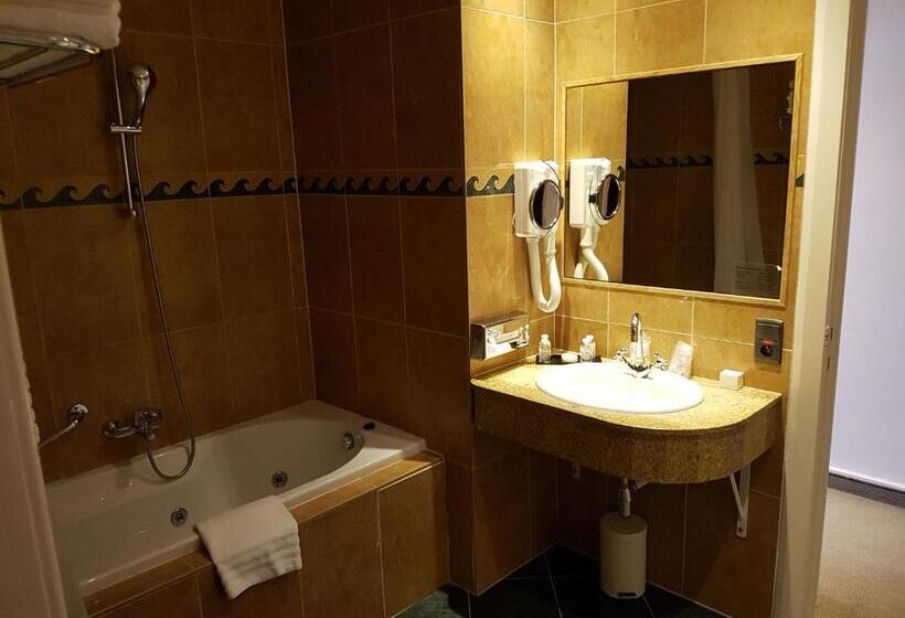 Трехместный Номер Комфорт, Thermae Palace