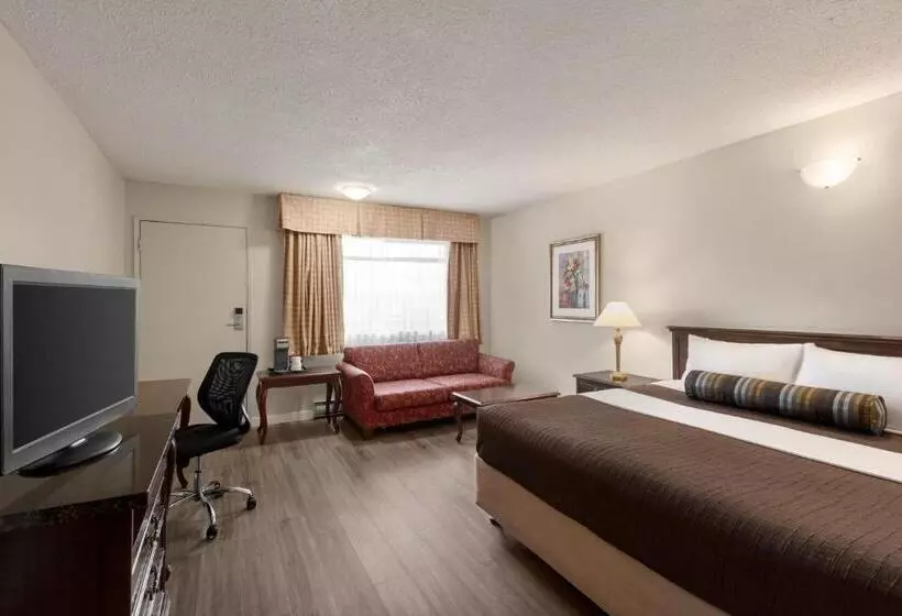 キングサイズベッドのスタンダードルーム, Travelodge By Wyndham Abbotsford Bakerview