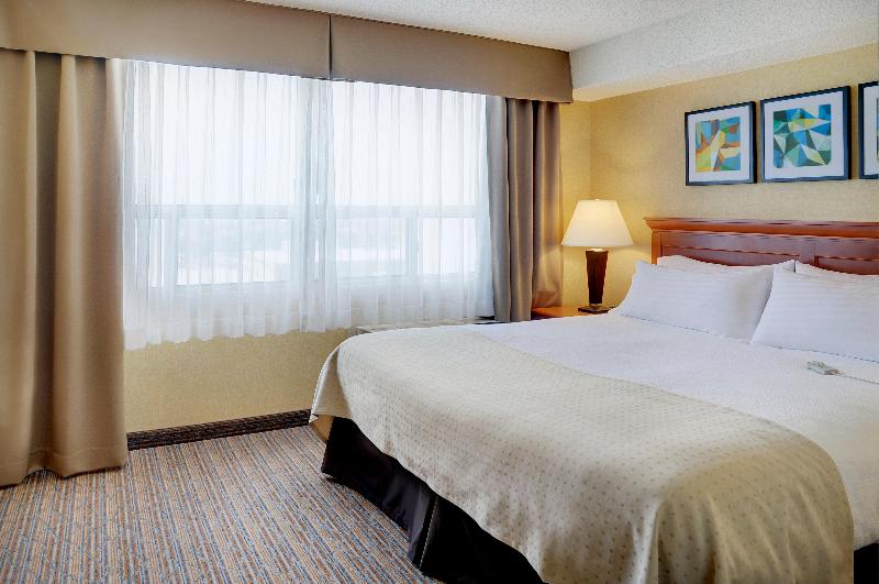 キングサイズベッドのスイートルーム, Holiday Inn Hotel & Suites London, An Ihg