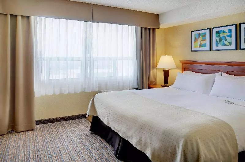 سوئیت با تخت بزرگ, Holiday Inn Hotel & Suites London, An Ihg