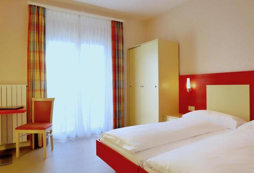 レイクビュースタンダードルーム, Arancio