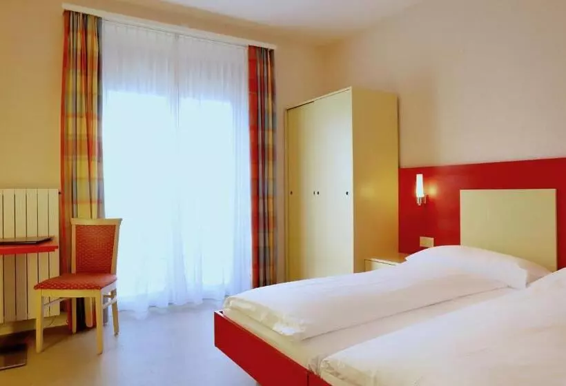 Habitación Estándar Vista Lago, Arancio
