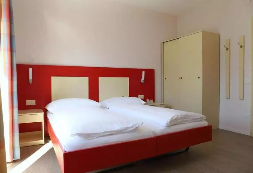 Habitación Clásica Vista Lago, Arancio