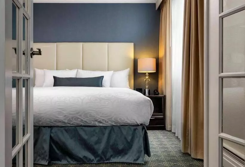 سوییت, Chateau Victoria Hotel & Suites