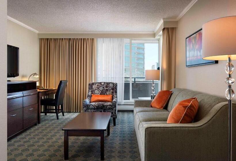 디럭스 스위트, Chateau Victoria Hotel & Suites