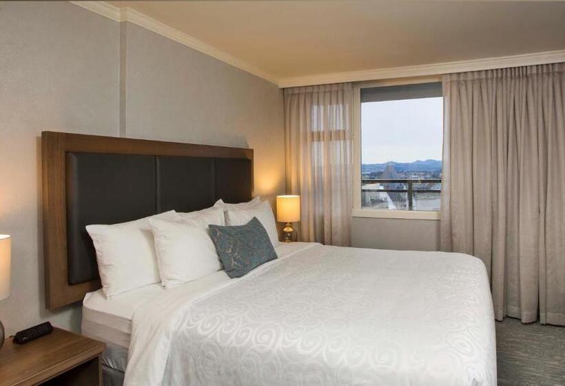 Люкс 2 Спальни, Chateau Victoria Hotel & Suites