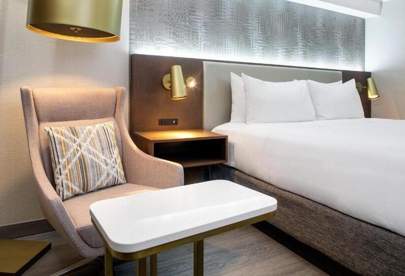 غرفة سوبيريور سرير كينج, Crowne Plaza Toronto Airport, An Ihg