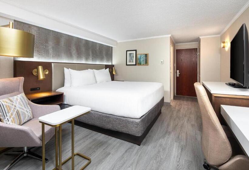 חדר סטנדרט עם מיטת קינג, Crowne Plaza Toronto Airport, An Ihg
