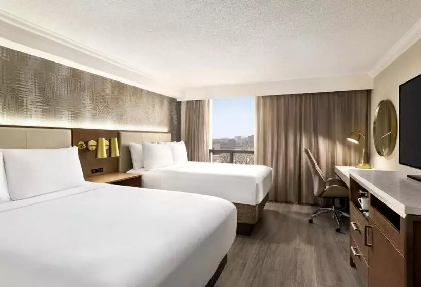 اتاق استاندارد, Crowne Plaza Toronto Airport, An Ihg