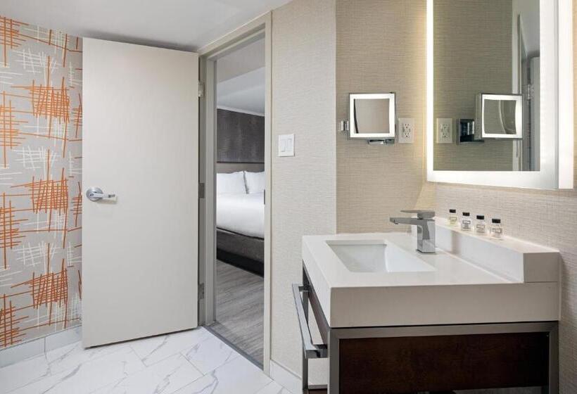 جناح سرير كينج, Crowne Plaza Toronto Airport, An Ihg