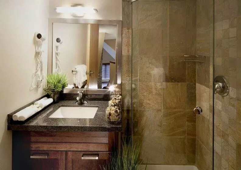 سوئیت پرزیدنت, Executive Inn Whistler