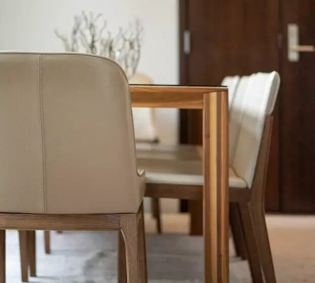سوئیت پرزیدنت, Executive Inn Whistler