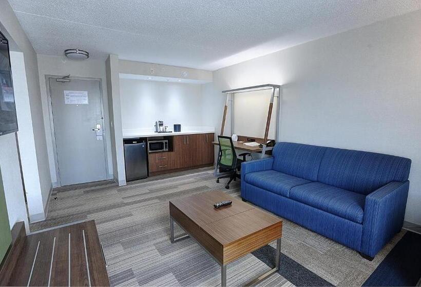 جناح, Holiday Inn Express & Suites Toronto Airport West, An Ihg
