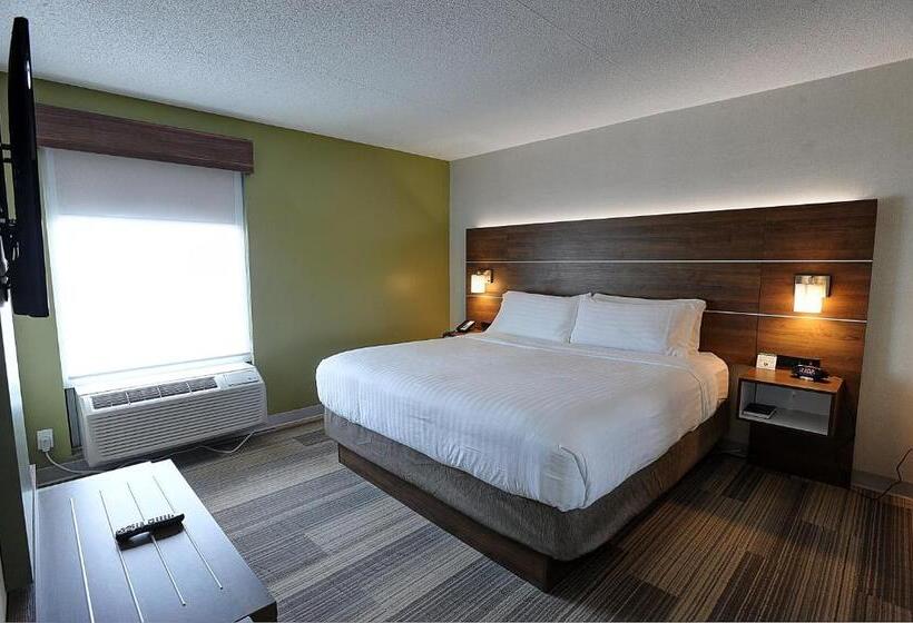 غرفة قياسية سرير كينج لذوى الإحتياجات الخاصة, Holiday Inn Express & Suites Toronto Airport West, An Ihg