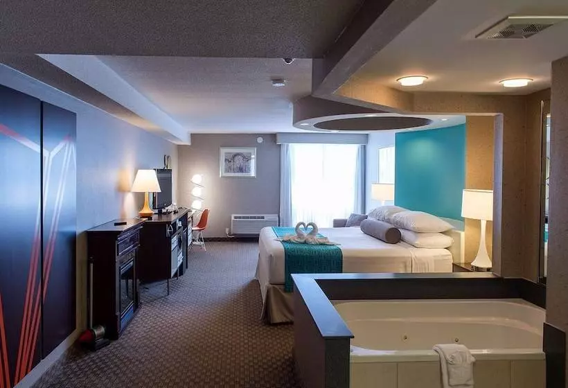 سوییت سوپریور, Howard Johnson Plaza By Wyndham By The Falls Niagara Falls
