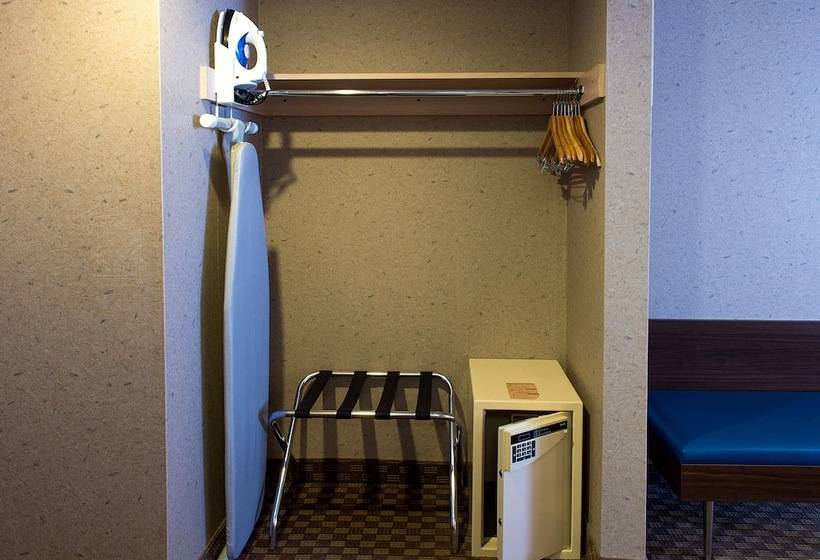 غرفة سوبيريور, Howard Johnson Plaza By Wyndham By The Falls Niagara Falls