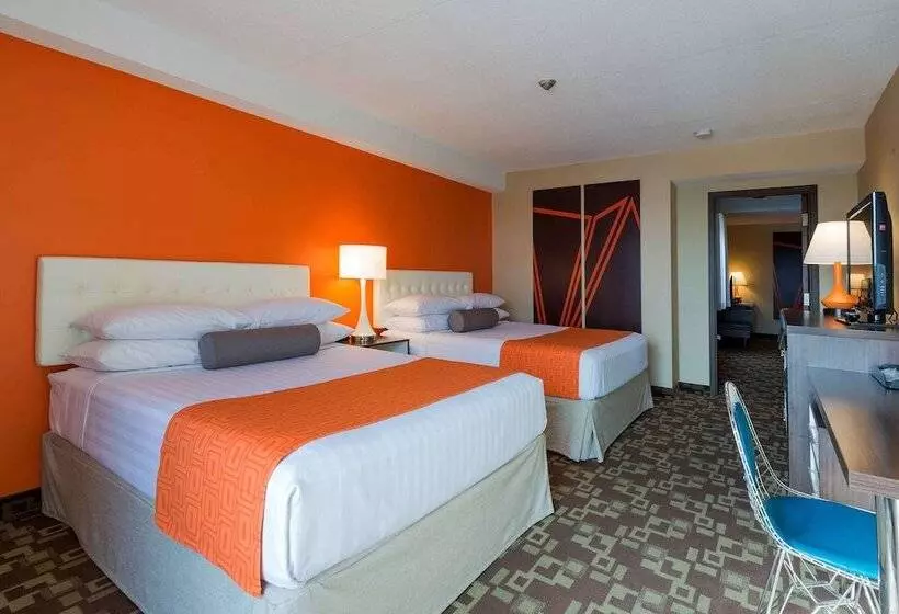 سوییت خانوادگی, Howard Johnson Plaza By Wyndham By The Falls Niagara Falls