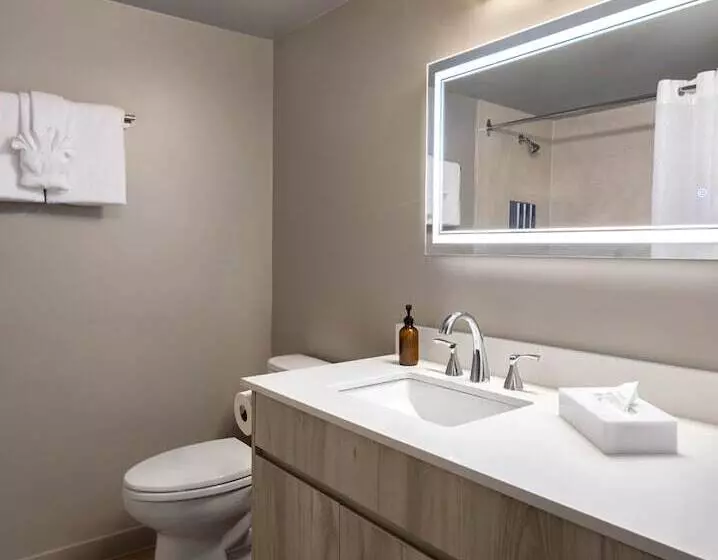 استودیو اجرایی, Huntingdon Hotel And Suites