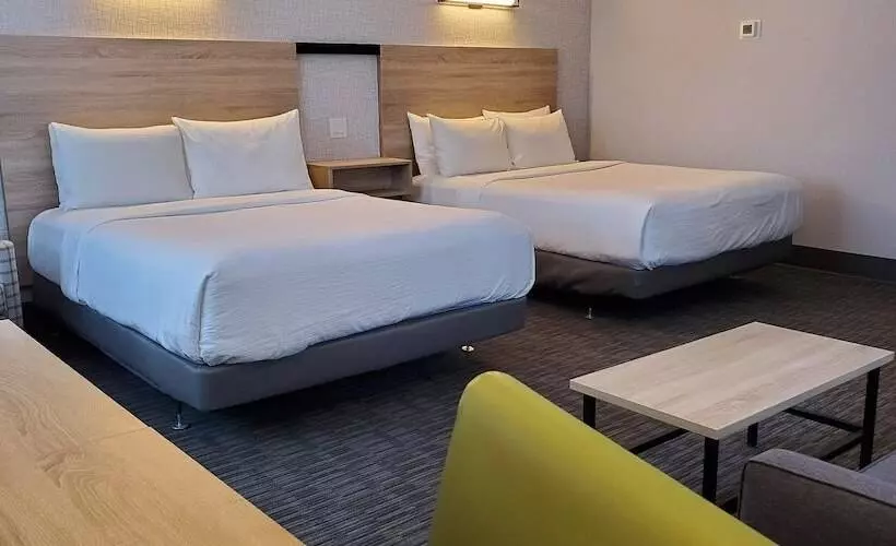 ファミリールーム, Mountaineer Lodge
