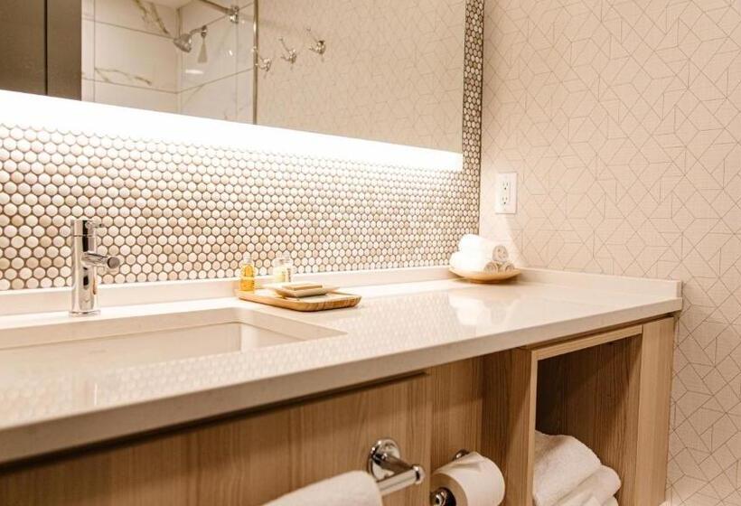 غرفة قياسية, Mountaineer Lodge