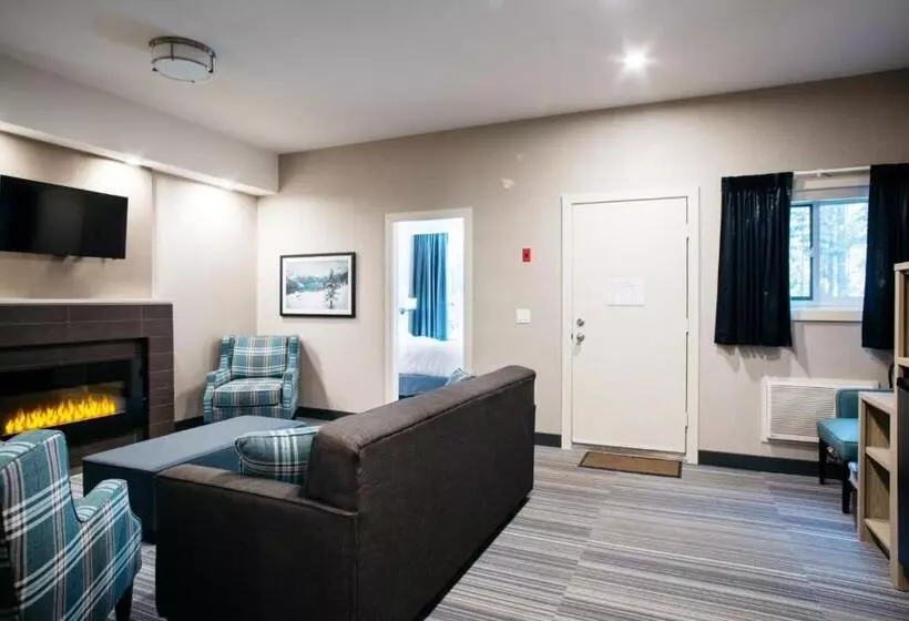 Deluxe Suite King Bed, Mountaineer Lodge