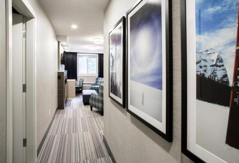 جناح ديلوكس, Mountaineer Lodge